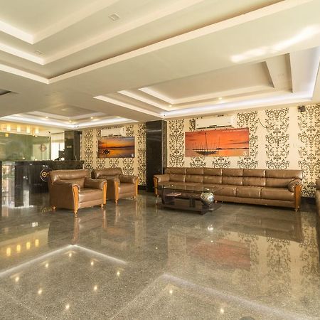 Hotel D' Sapphire Гувахати Экстерьер фото