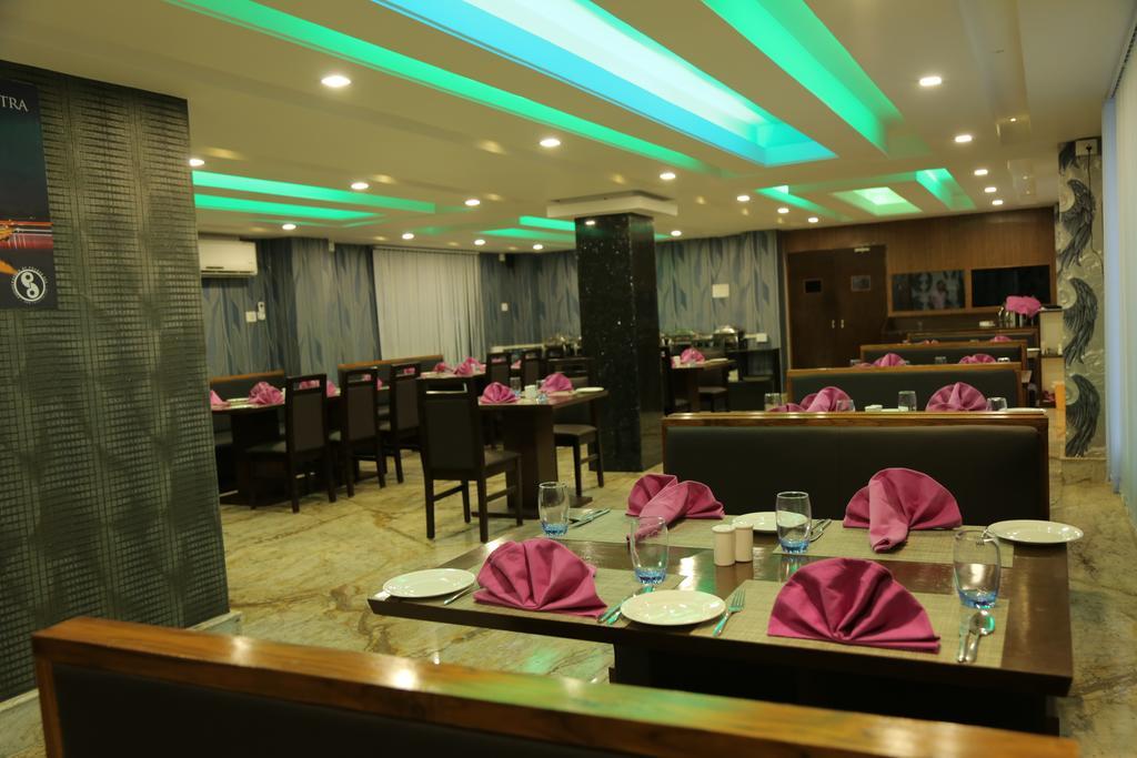 Hotel D' Sapphire Гувахати Экстерьер фото