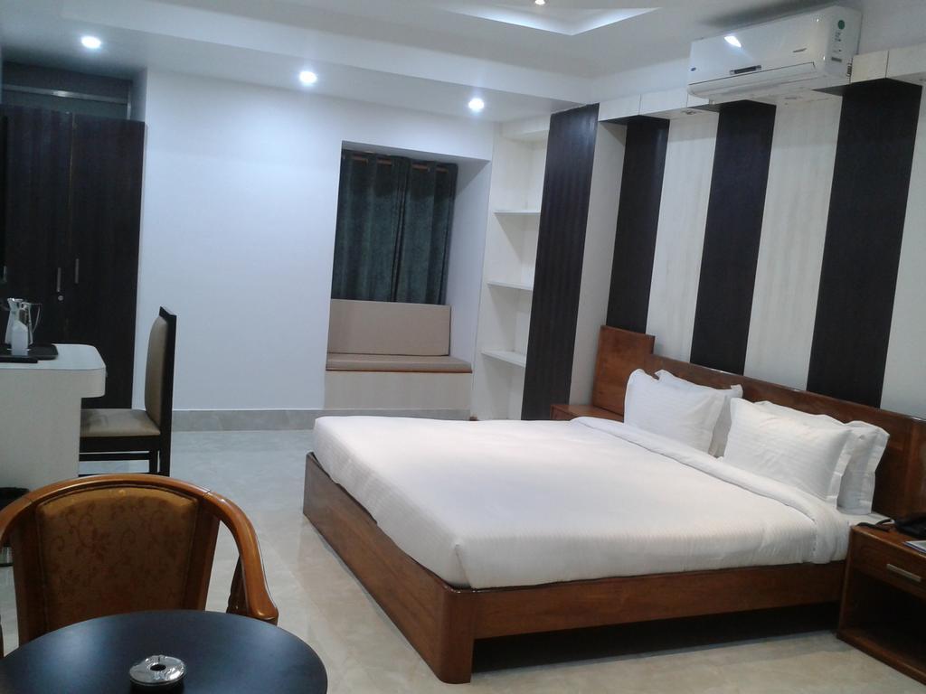 Hotel D' Sapphire Гувахати Номер фото