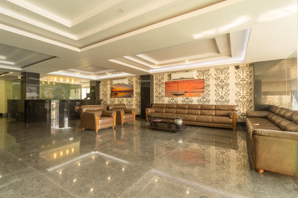 Hotel D' Sapphire Гувахати Экстерьер фото